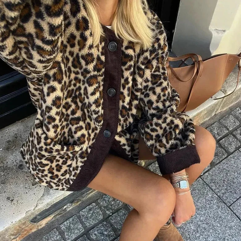 Lydia - Chic Leopard Cardigan