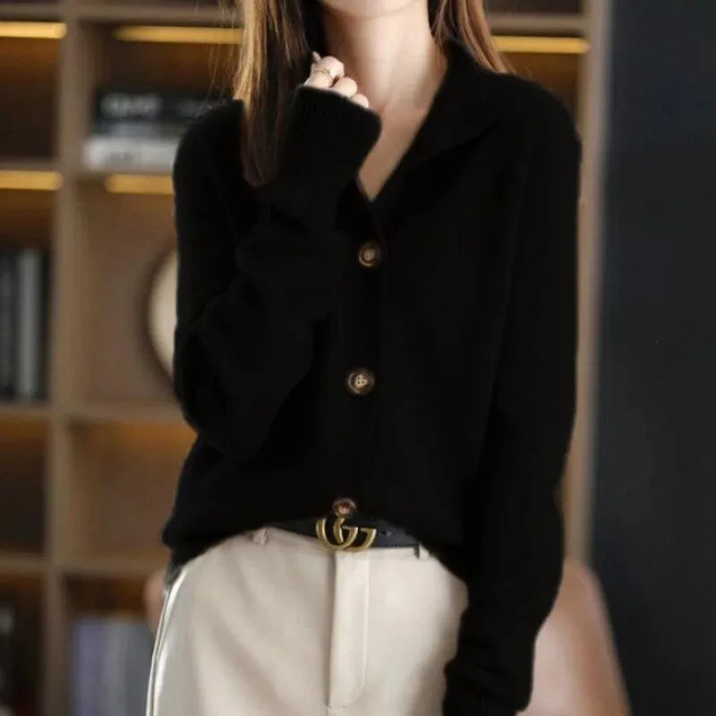 Elara - Luxe Buttoned Sweater