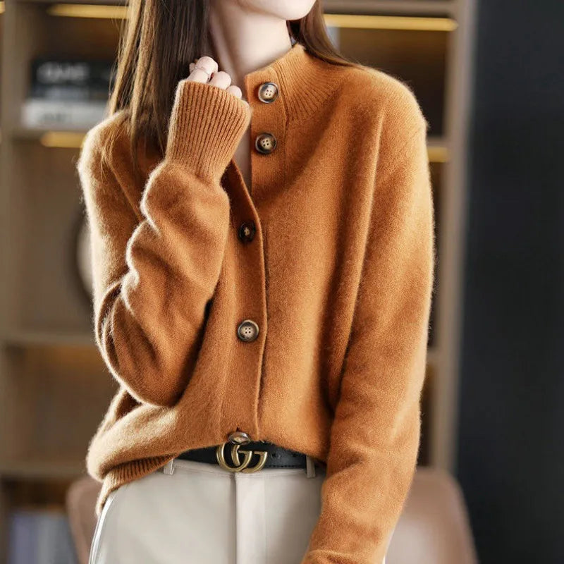 Elara - Luxe Buttoned Sweater