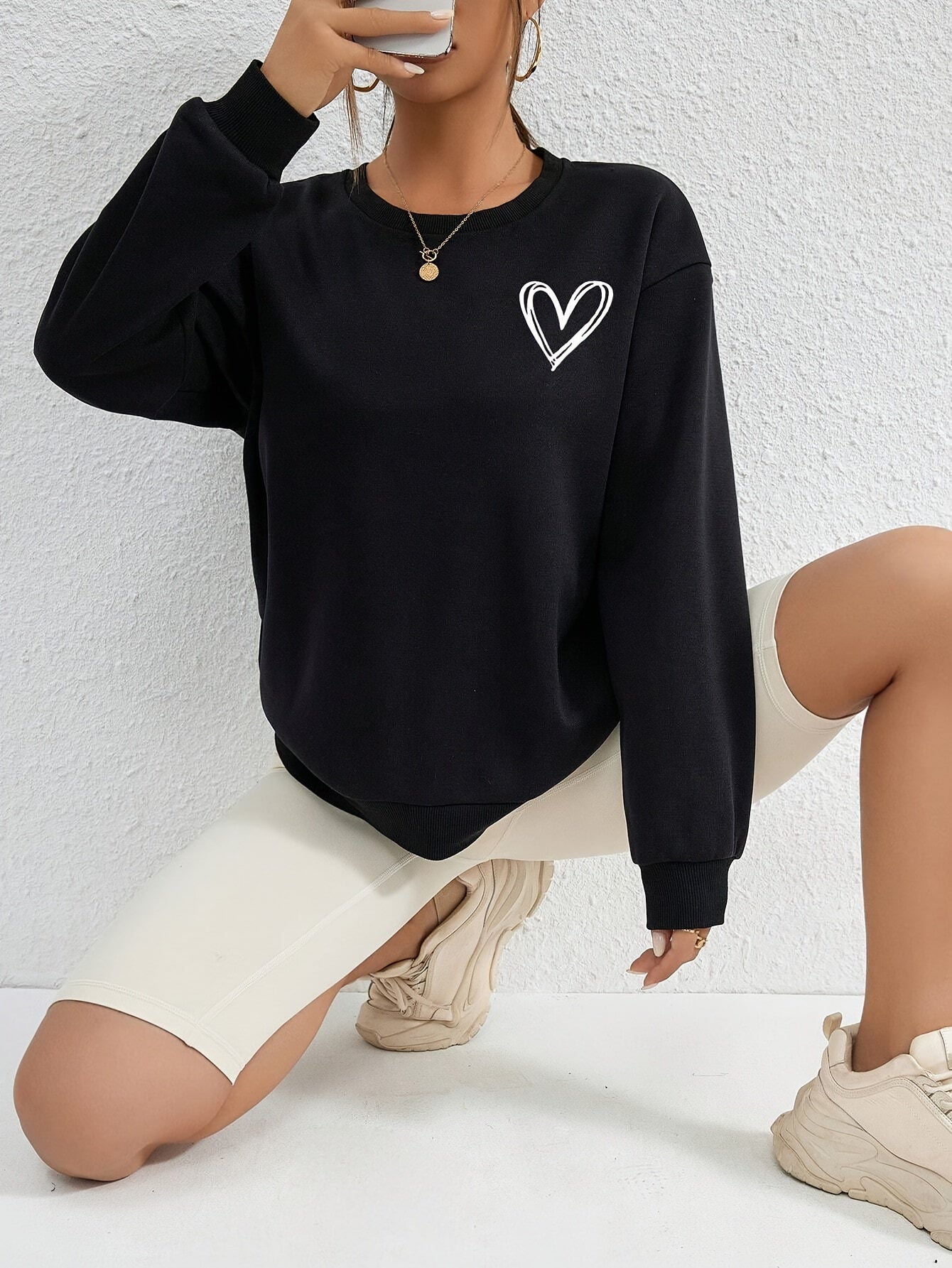 Audree - Minimalist Cozy Sweatshirt